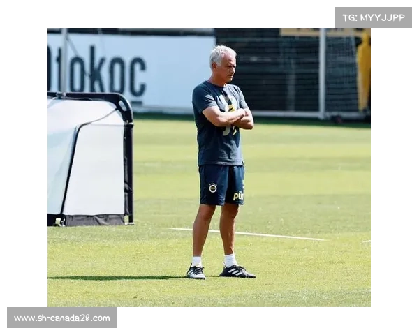 费内巴切的主教练，弗雷德里克·科恩